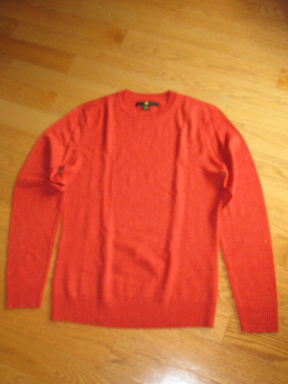 New without tags Men's Moon Orange 100% Merino Wool Crew Neck Sweater Size Small